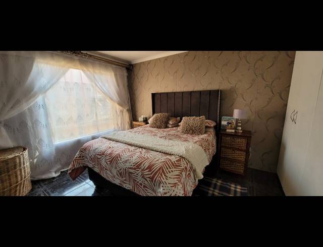 2 BEDROOM TOWNHOUSE FOR SALE IN LIEFDE EN VREDE